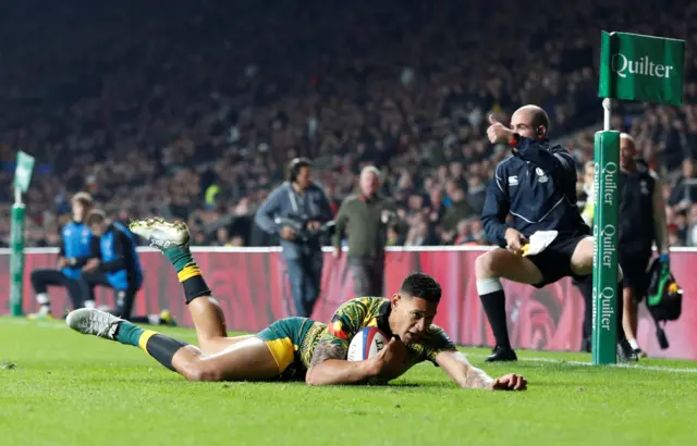 Israel Folau scores for Australia