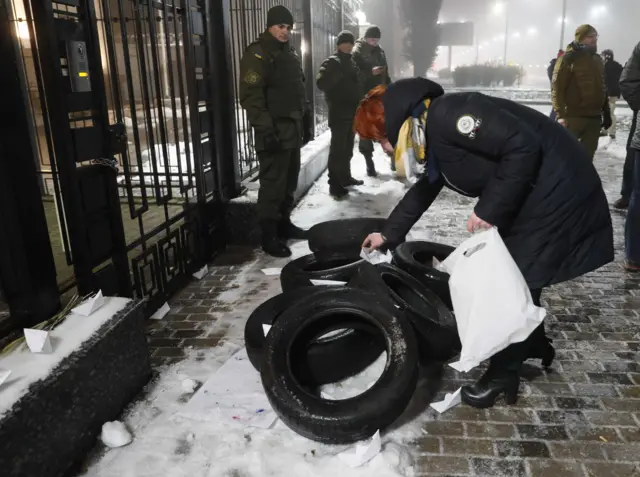 Ukrainians protesting at the Russian embassy in Kiev