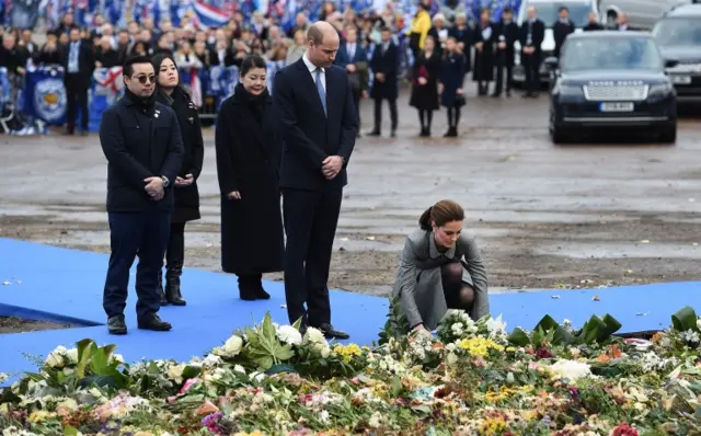 Duchess of Cambridge laying flowers