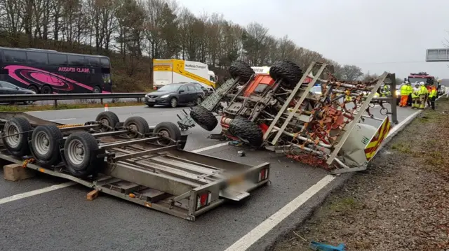 Overturned trailer on the M1