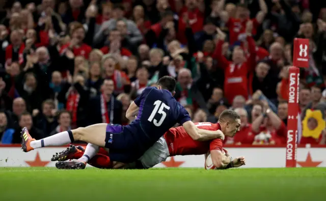 George North scores a try for Wales