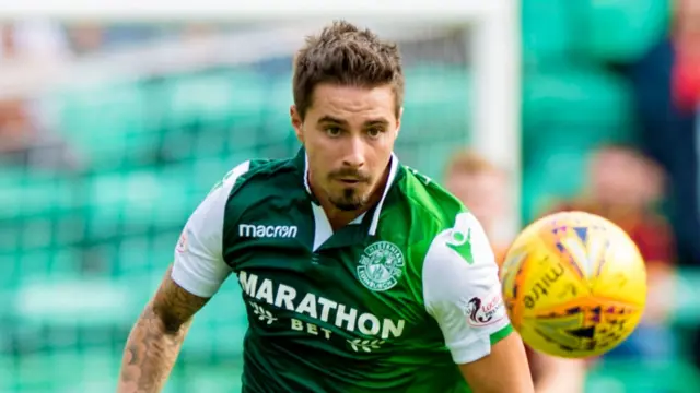 Jamie Maclaren in action for Hibernian