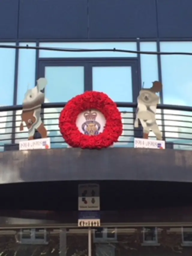 A huge knitted wreath at the shopping centre in Canterbury