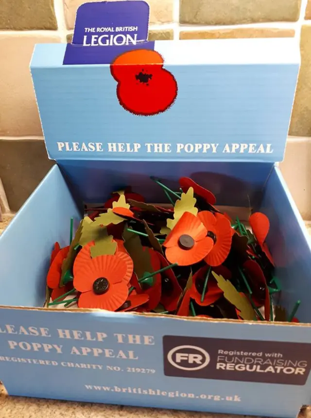 Poppy tin