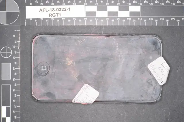Stun gun disguised as phone