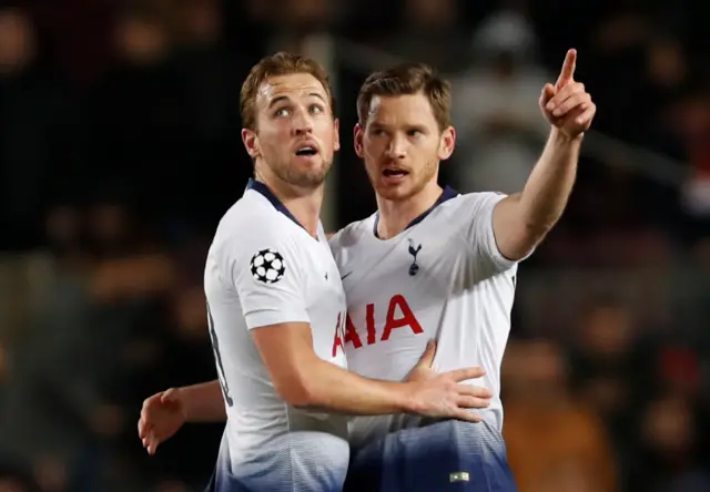 Spurs players celebrate