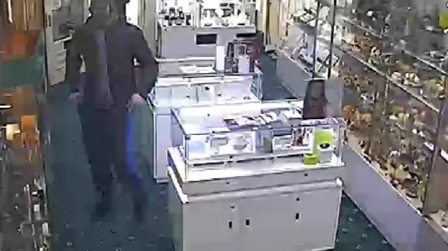 CCTV of a theft at a jewellers in Thirsk