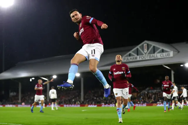 Snodgrass celebrates