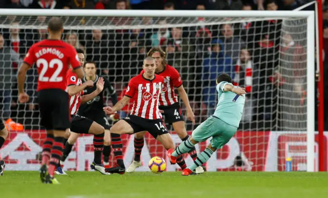 Henrikh Mkhitaryan scores Arsenal's second goal