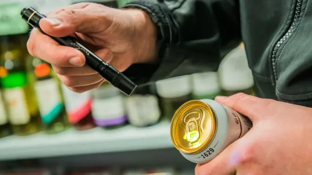 Beer being scanned