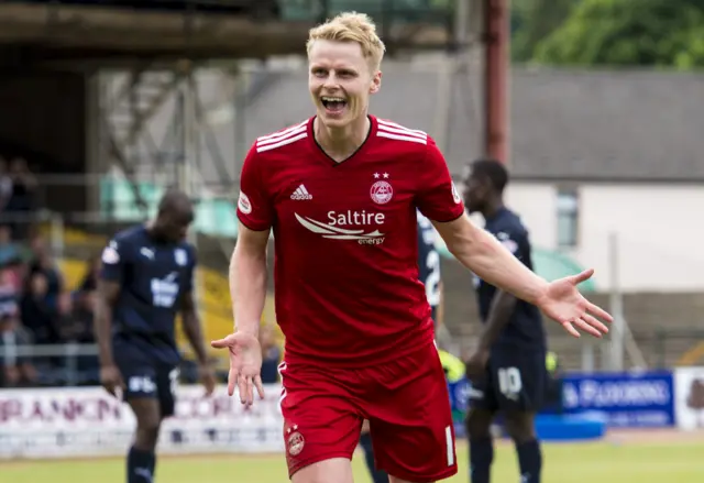 Aberdeen's Gary Mackay-Steven celebrates against Dundee