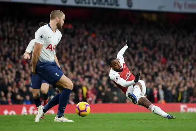 Alexandre Lacazette scores for Arsenal