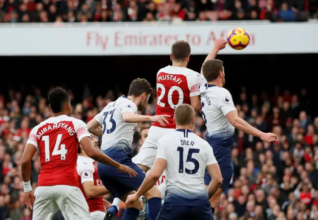 Jan Vertonghen hand ball