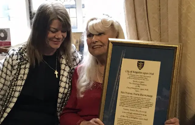 Yvonne Blenkinsop receiving the freedom of Hull