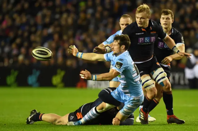 Glasgow's Peter Horne plays a pass