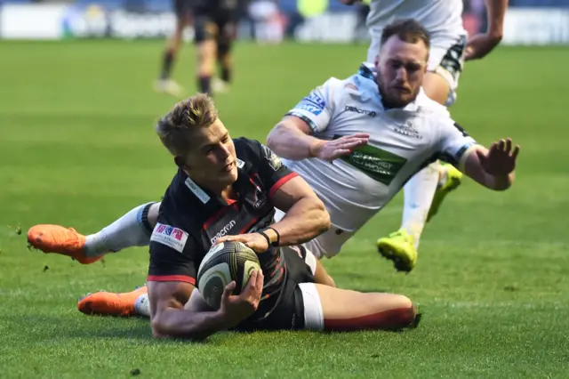 Duhan van der Merwe scores the decisive try for Edinburgh in their last meeting with Glasgow