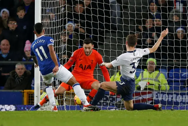 Theo Walcott scores for Everton