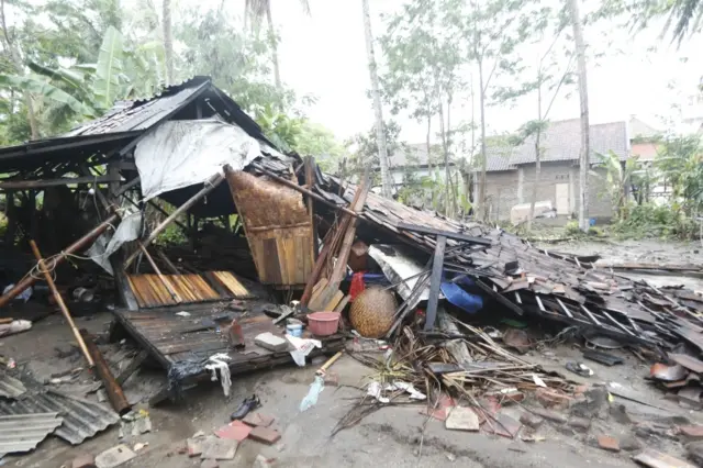 The ruins of a house fter a tsunami hit Sunda Strait in Anyer, Banten