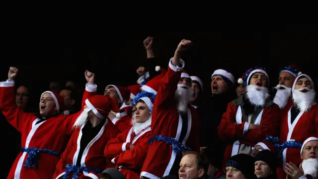 Santas singing