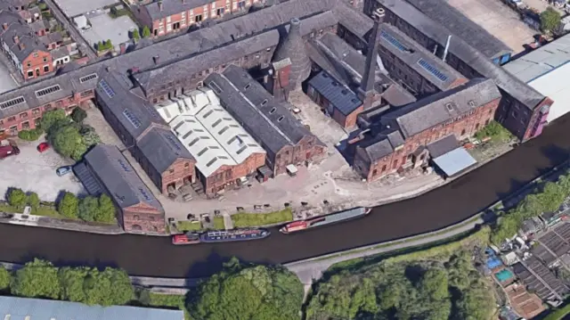 The canal near Middleport Pottery