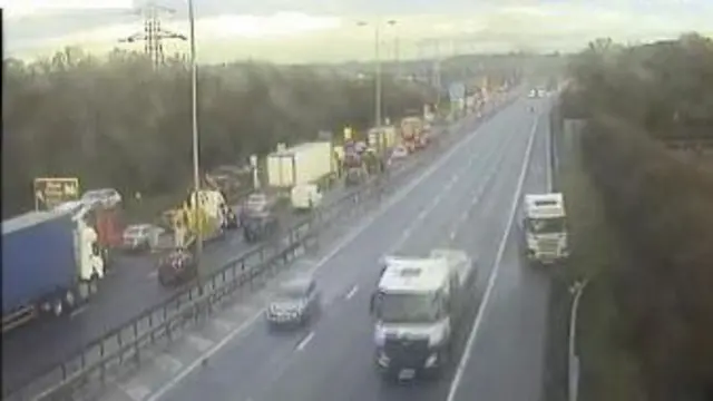 Queuing traffic on M5 northbound at J6