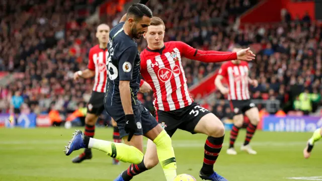 Riyad Mahrez crosses the ball