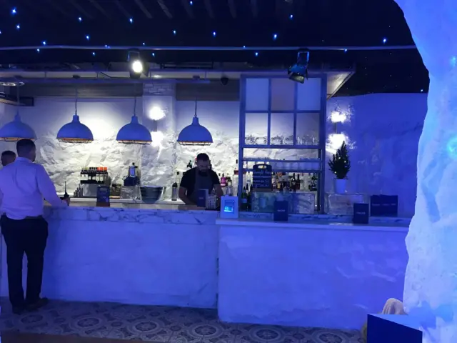 Ice bar