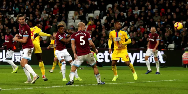 Jeffery Schlupp scores