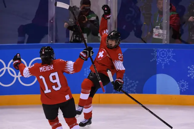 Switzerland are in control in the women's hockey.