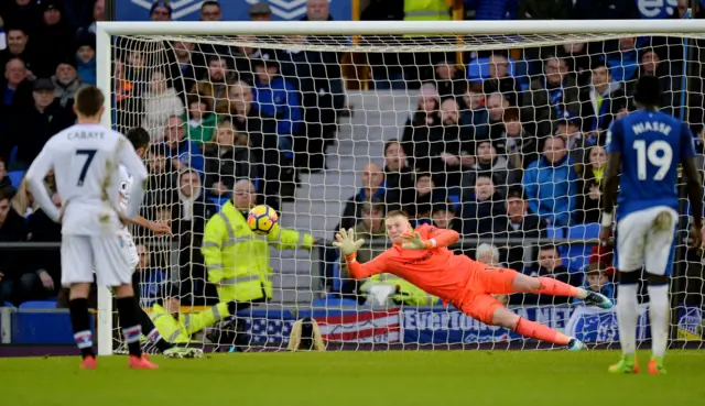 Crystal Palace pull one back from the penalty spot