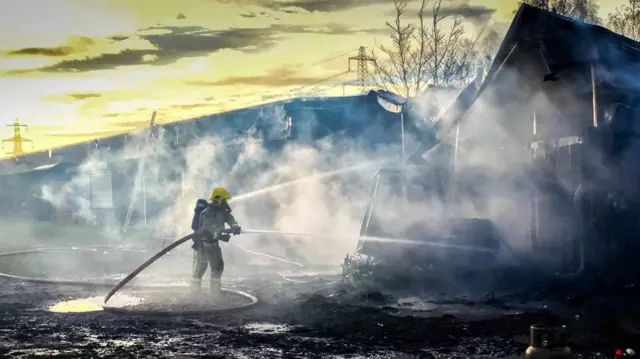 Fire crew tackling fire on Darnford Lane