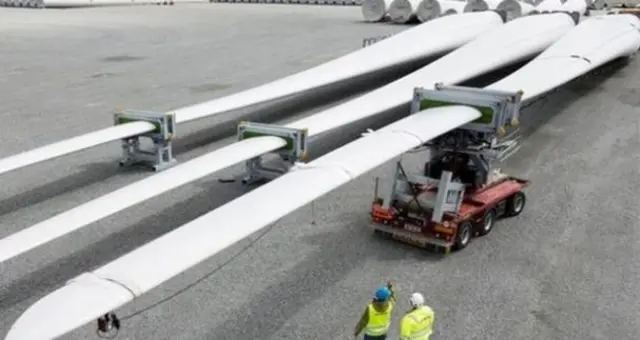 Wind turbine blades