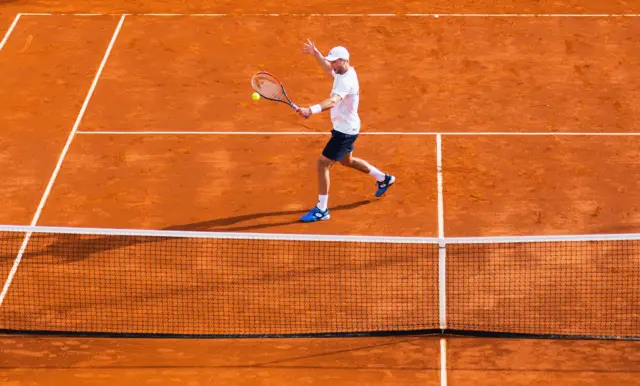 Liam Broady volley