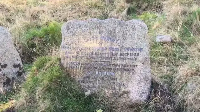 The current headstone to PC Howard Overton
