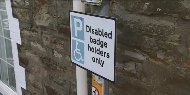 Disabled parking sign