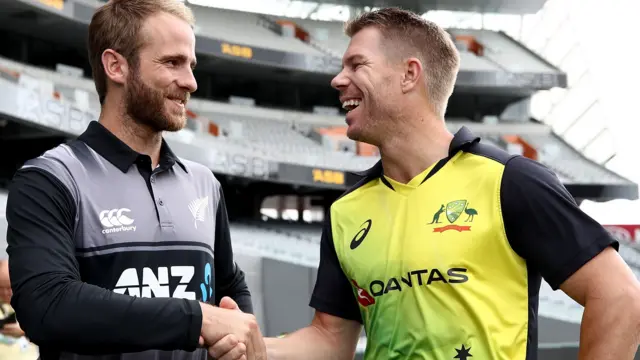 New Zealand skipper Kane Williamson (left) and Australian counterpart David Warner