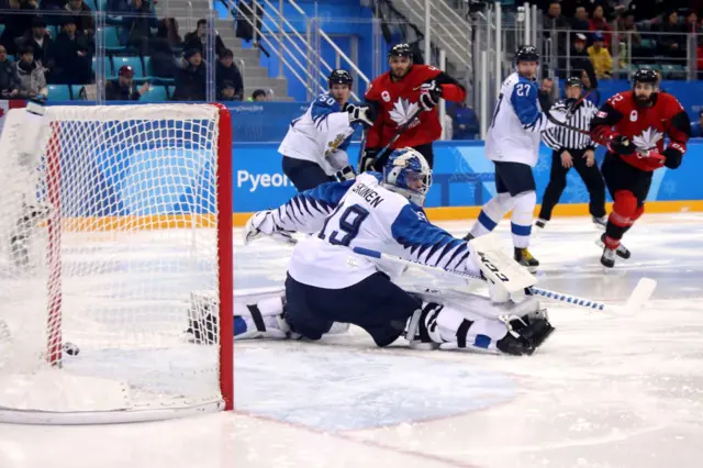 Canada score against Finland in ice hockey