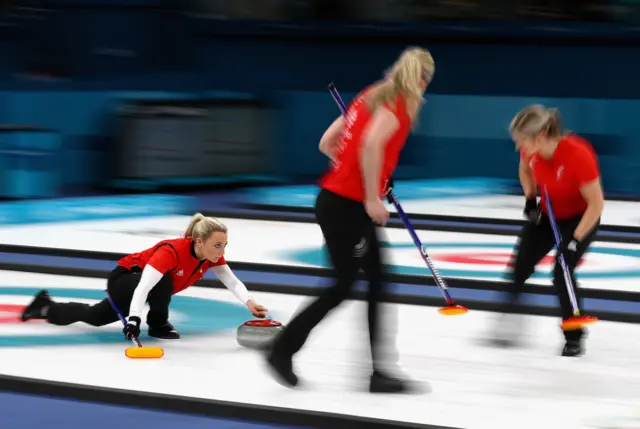 curling