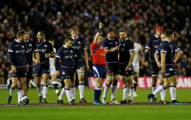 Nigel Owens gives penalty