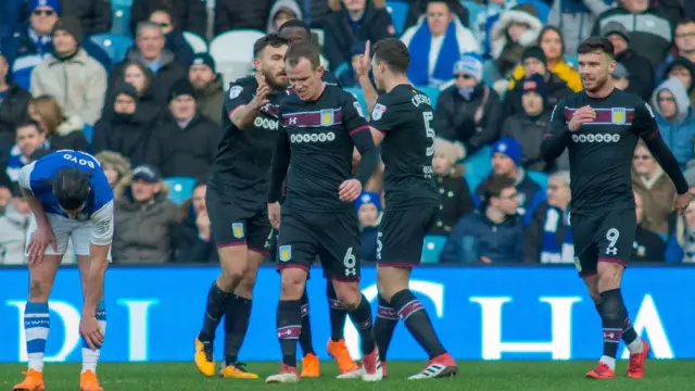 Glenn Whelan scores for Villa