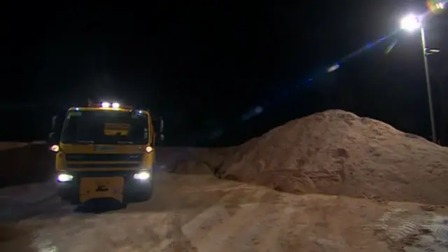 Gritter truck