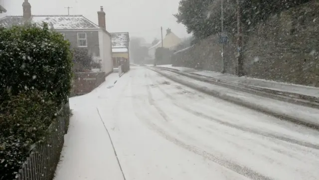 Snow in Alvington