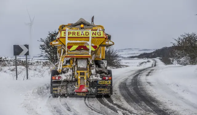 Gritter at work