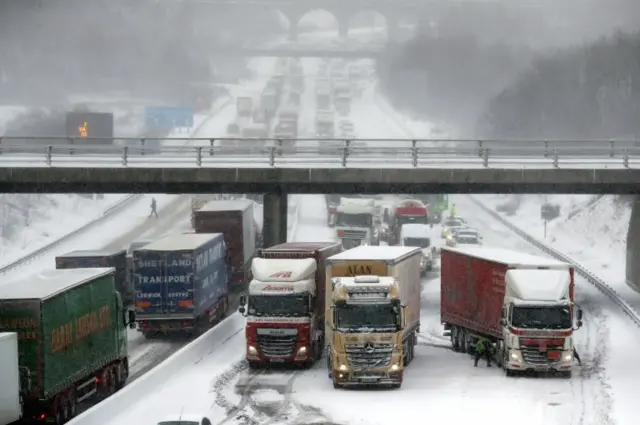 Lorries stuck on the M80 Haggs in Glasgow