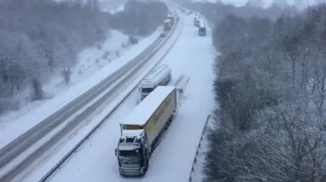 Stuck lorry on A46