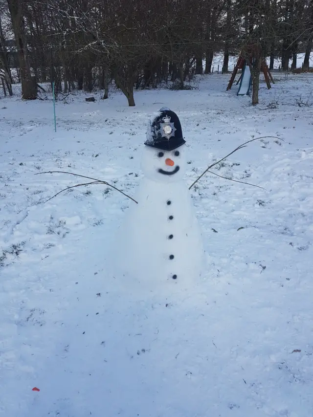 PC Freeze snowman in Huntly