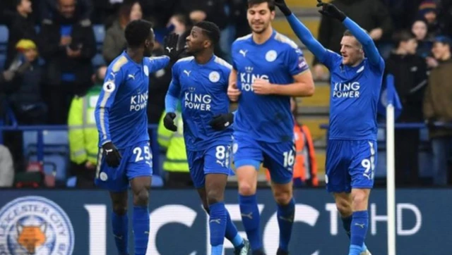 Leicester celebrate Jamie Vardy's first goal