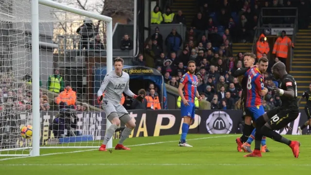 Mohamed Diame scores for Newcastle