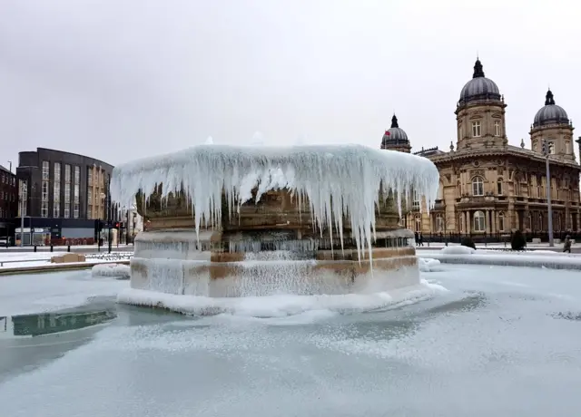 Icicles on Rose Bowl fountain