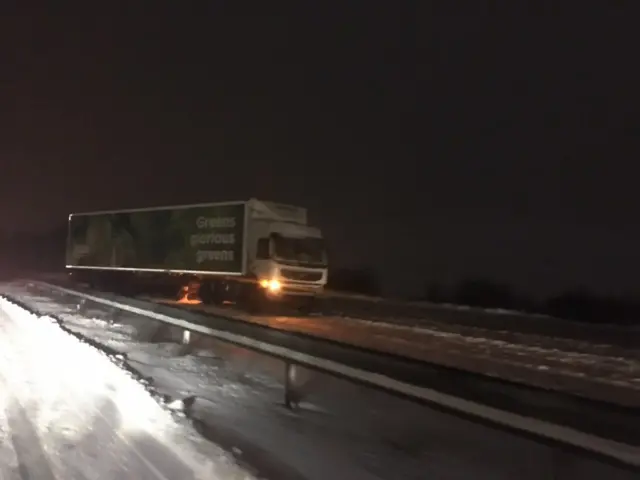 Jacknifed lorry on M4